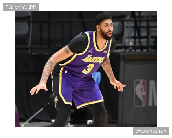 戴维斯居然每天健身三个小时，这娱乐圈明星得哭晕在厕所吧？