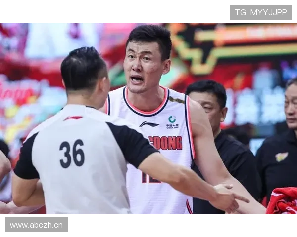 阿尔德里奇挡拆制造投篮机会，提升球队内线稳定性